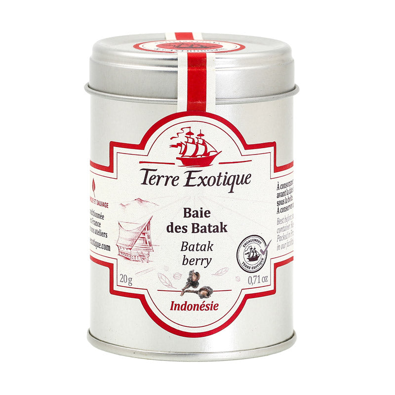 Terre Exotique Batak berry canister on a white background
